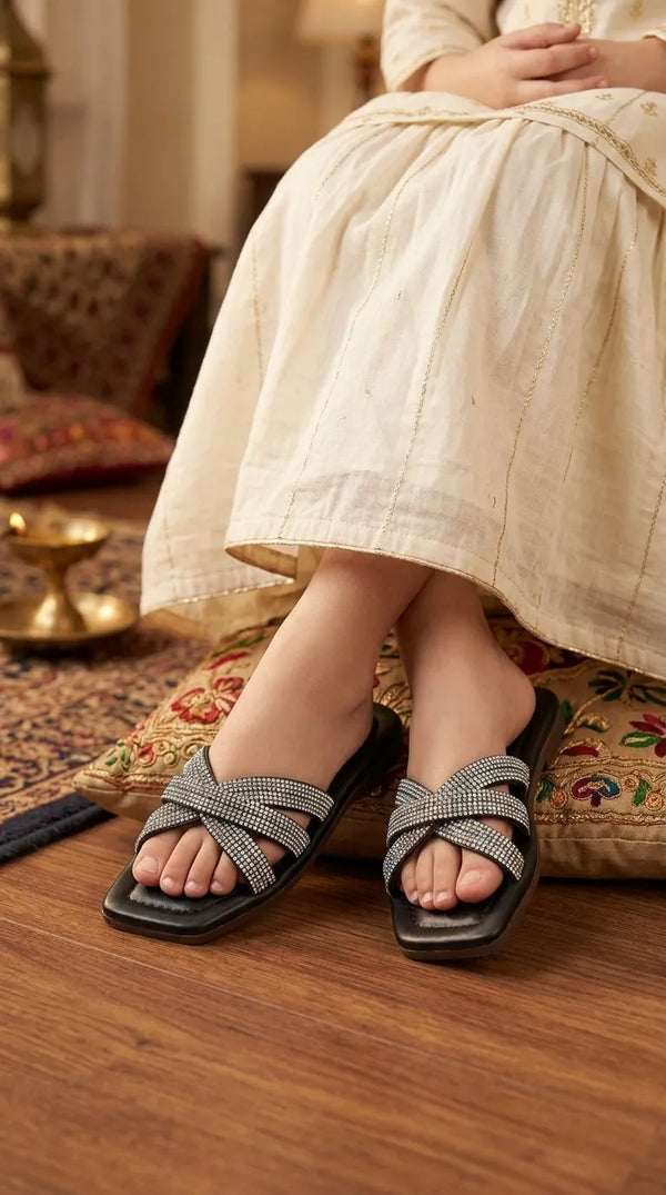 Girls Black Fancy Slipper KD5924
