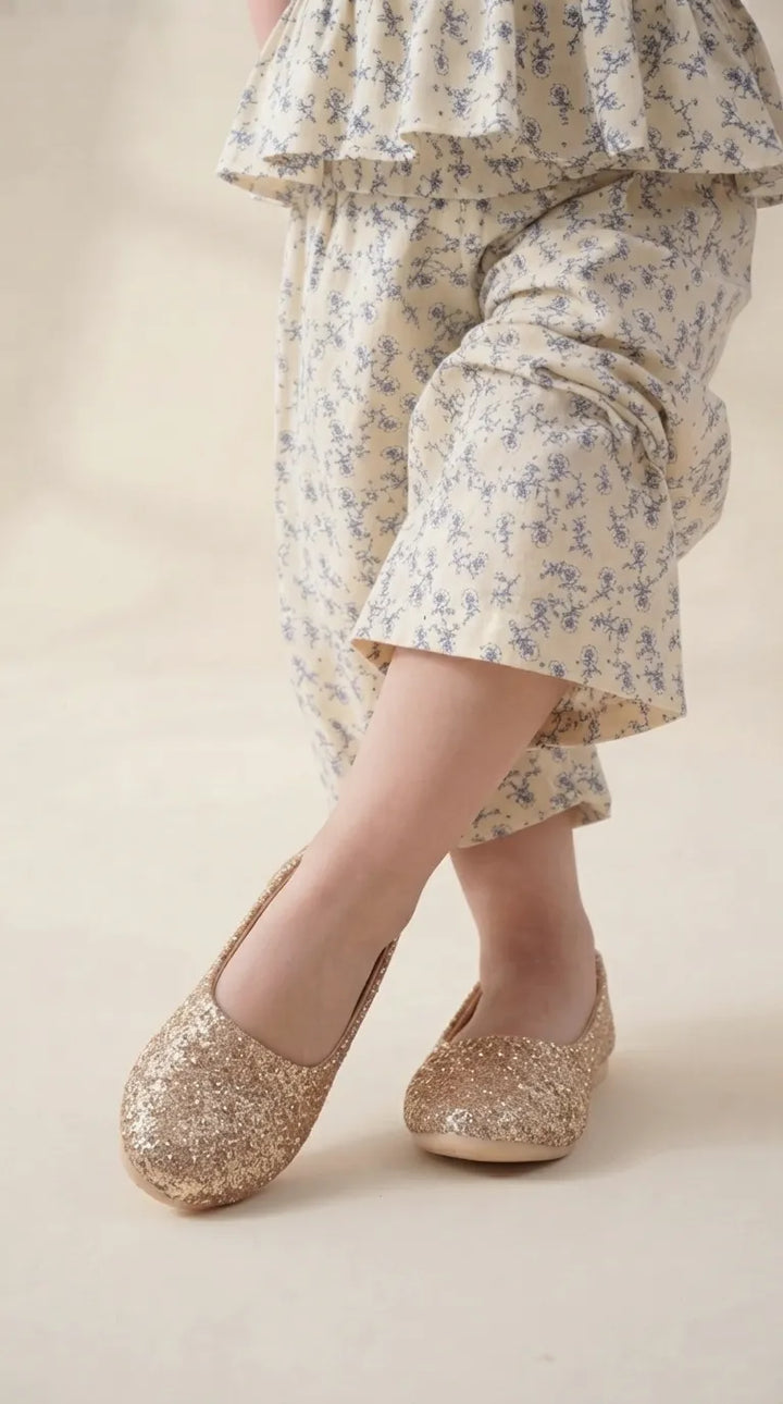 Girls Golden Fancy Pumps KD8267
