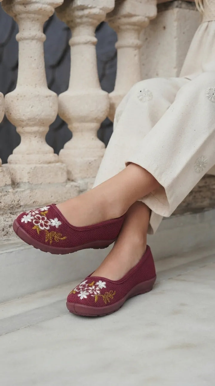 Girls Maroon Casual Canvas KD8299