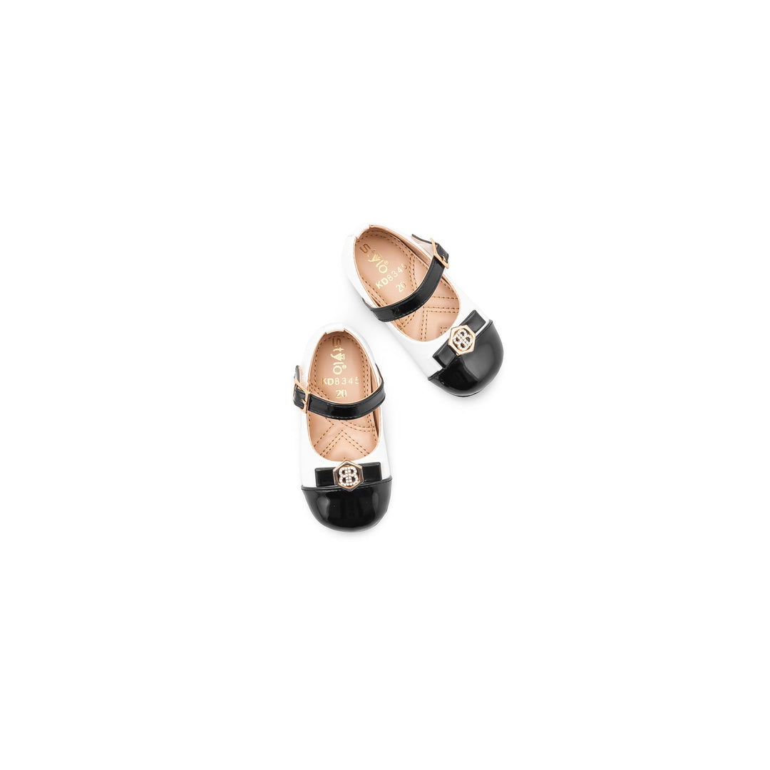 Girls Black Formal Pumps KD8345
