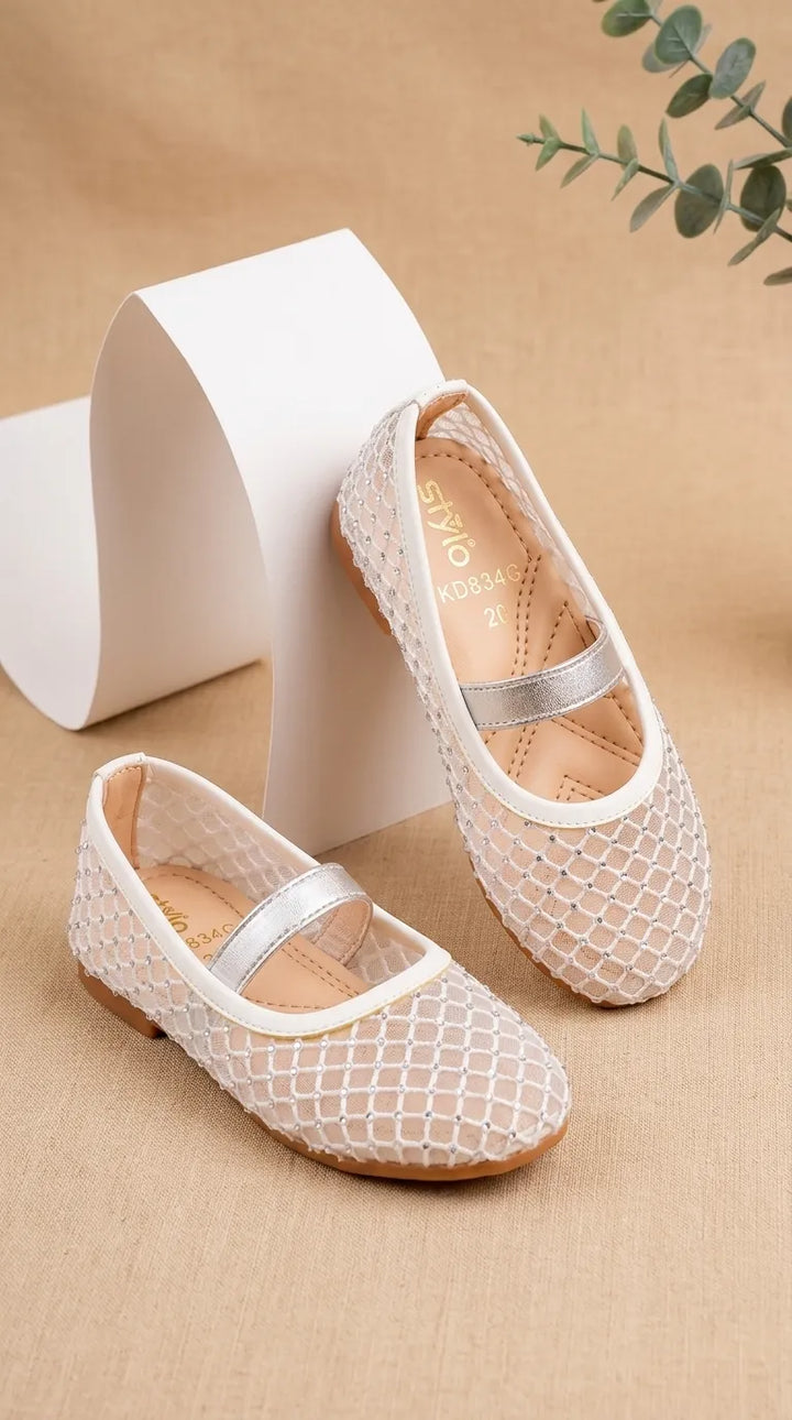Girls White Fancy Pumps KD8346