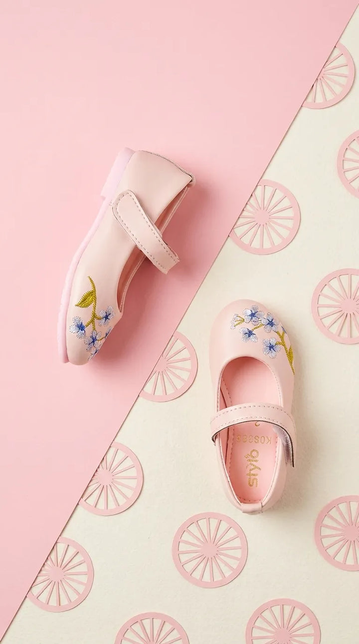 Girls Pink Casual Pumps KD8368