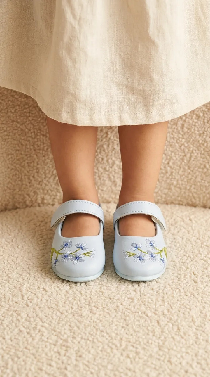 Girls Sky Blue Casual Pumps KD8368