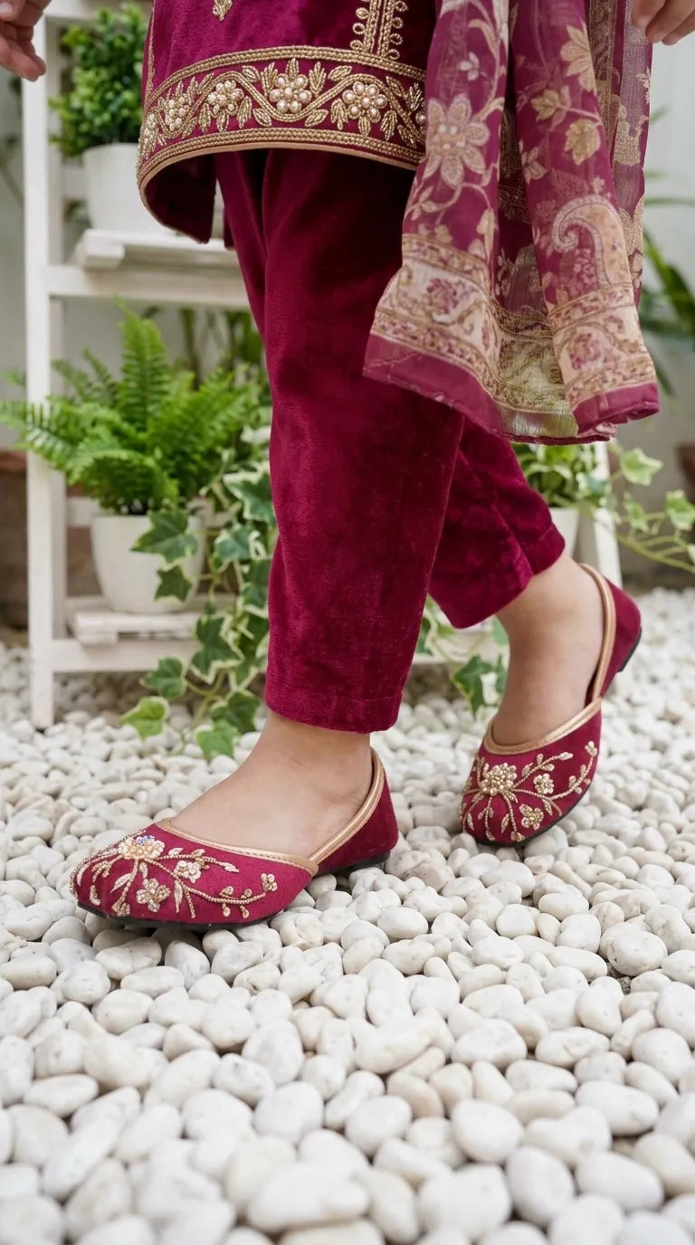 Girls Maroon Fancy Khussa KD8644