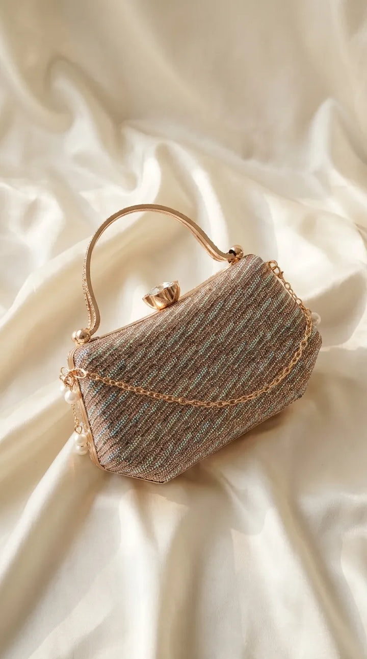 Golden Bridal Clutch For Women P15751