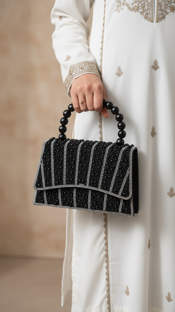 Blkwht Bridal Clutch P24367