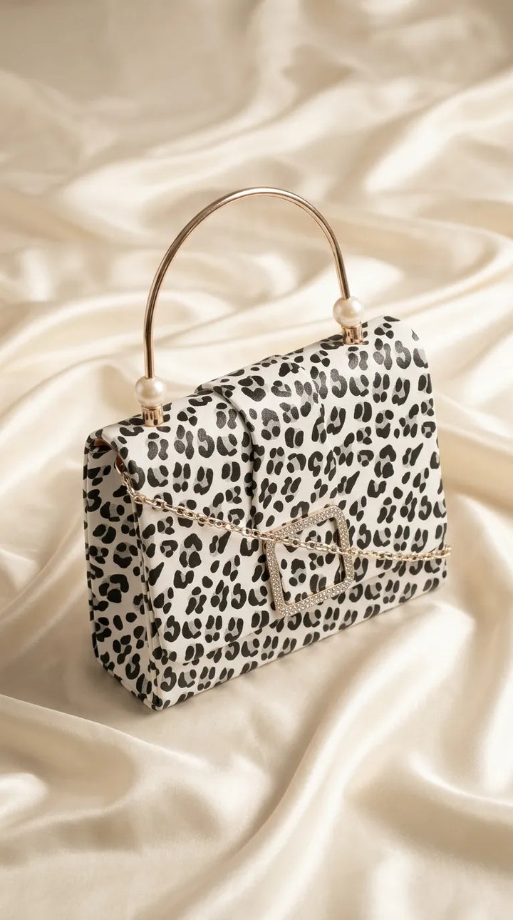 White Formal Clutch For Ladies P36712