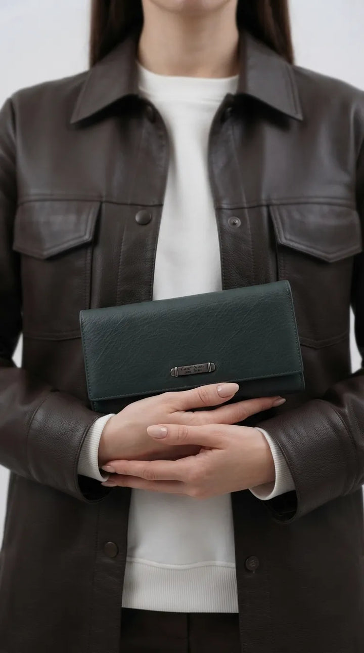 Green Formal Wallet For Women P71048