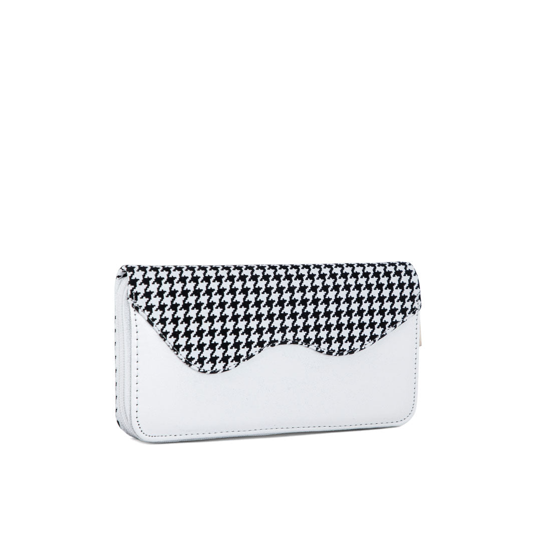 White Casual Wallet P97582