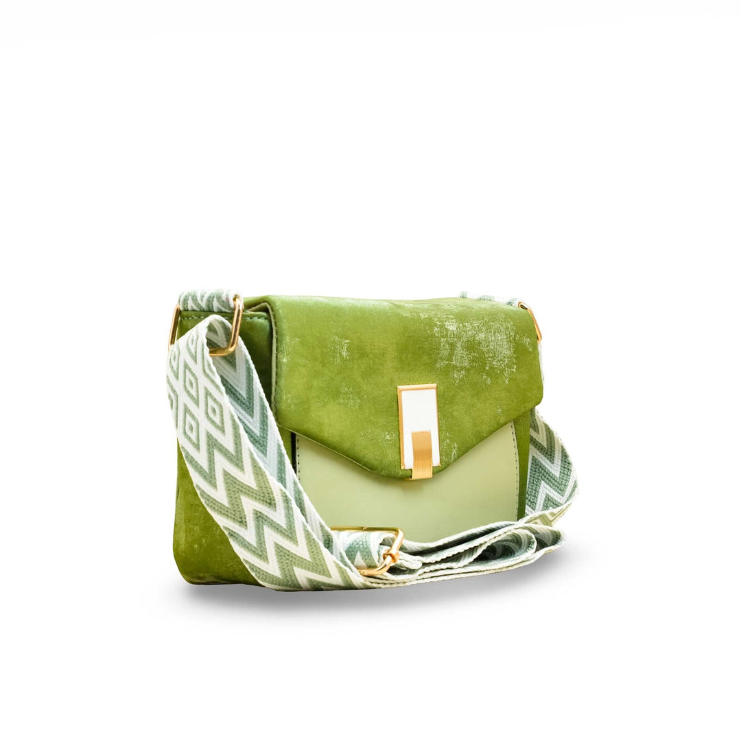 Green Casual Pouch For Women P97612