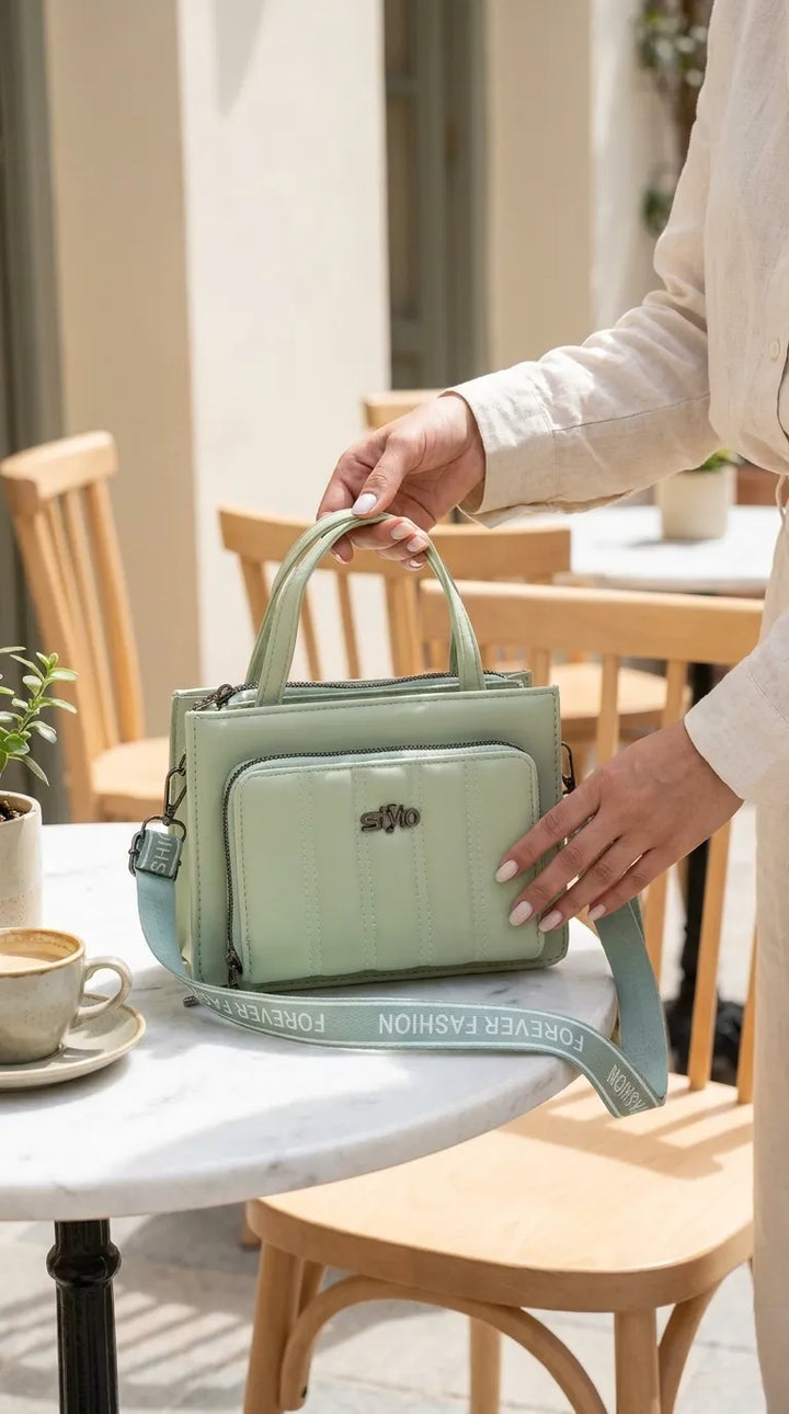Green Casual Pouch For Women P97758