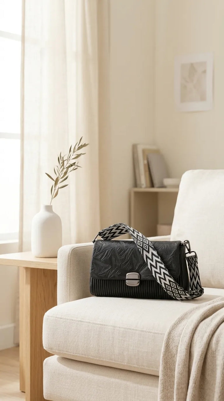 Black Casual Pouch For Ladies P97770