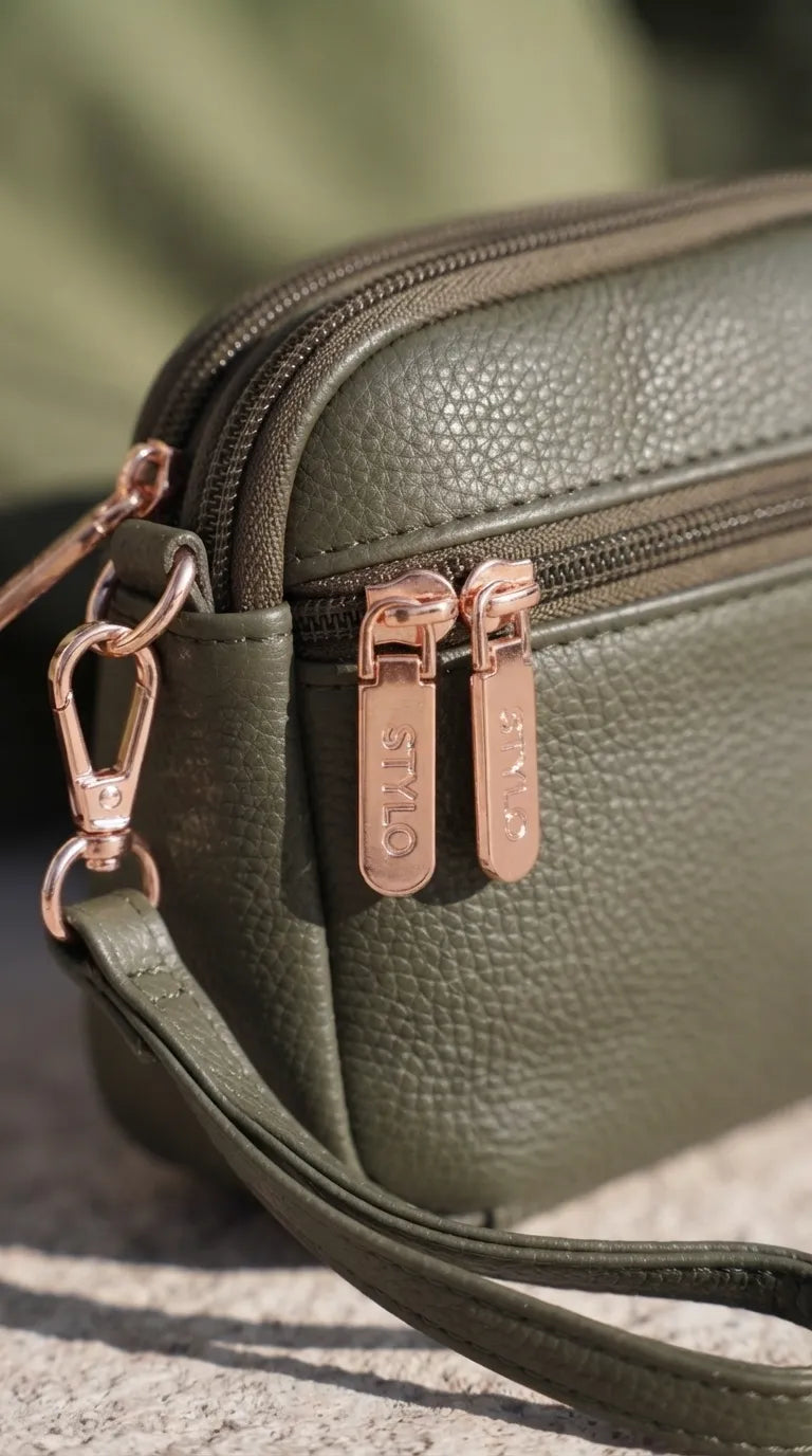 Green Casual Pouch For Women P97812