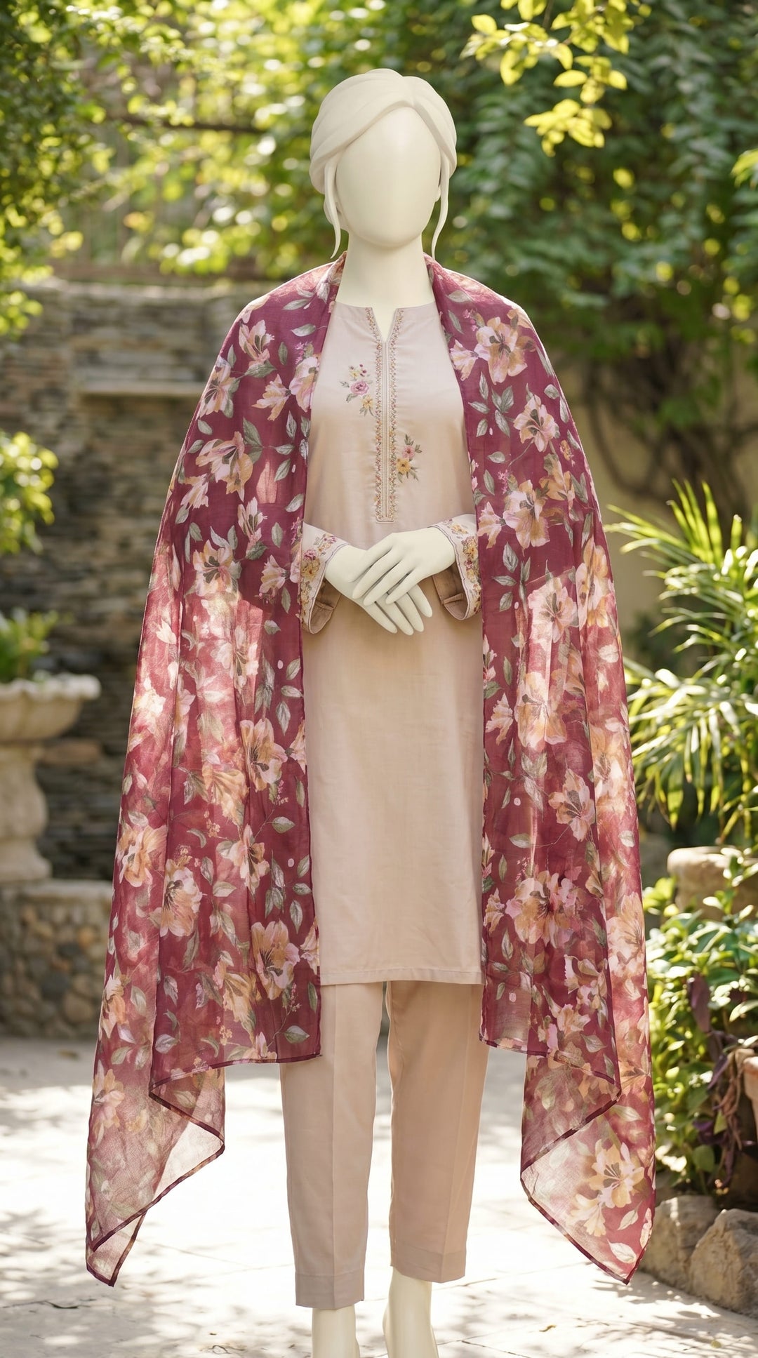 Maroon Stole PD609605