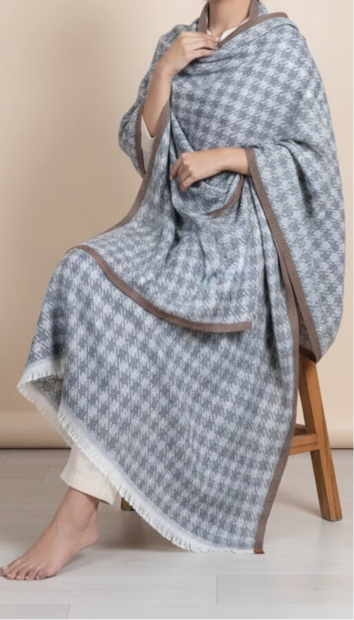 Beige Winter Stole PN5034