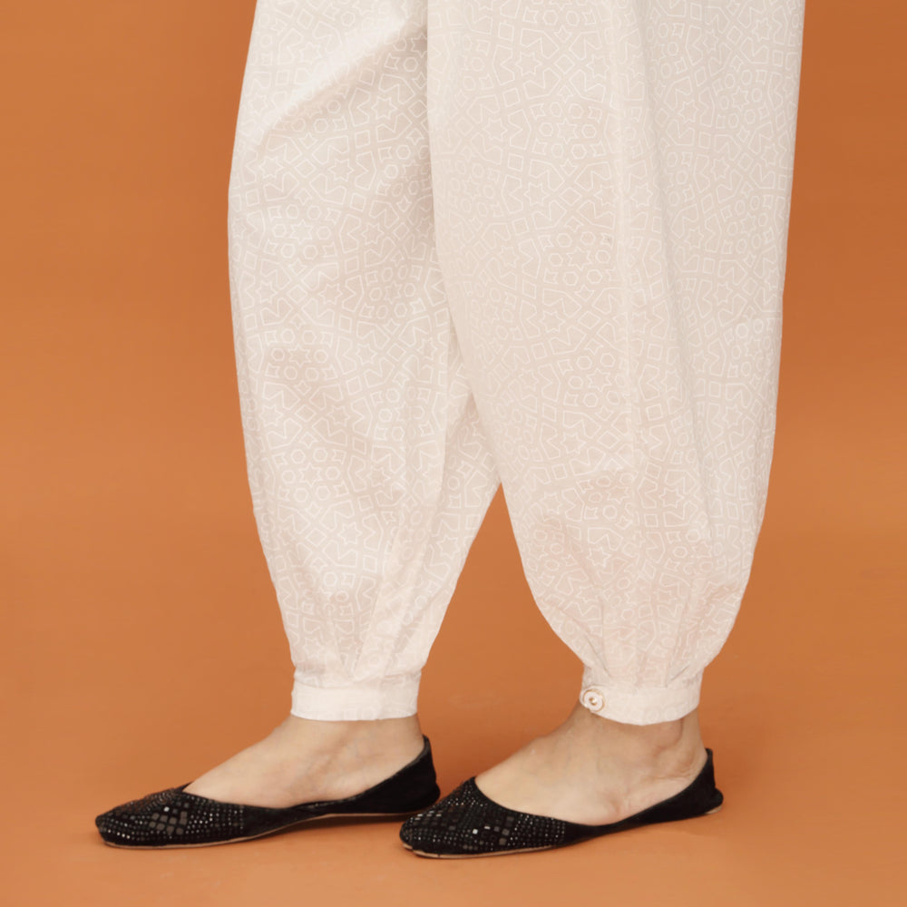 White Striaght Fit Chicken Embellsihed Trouser PS4585