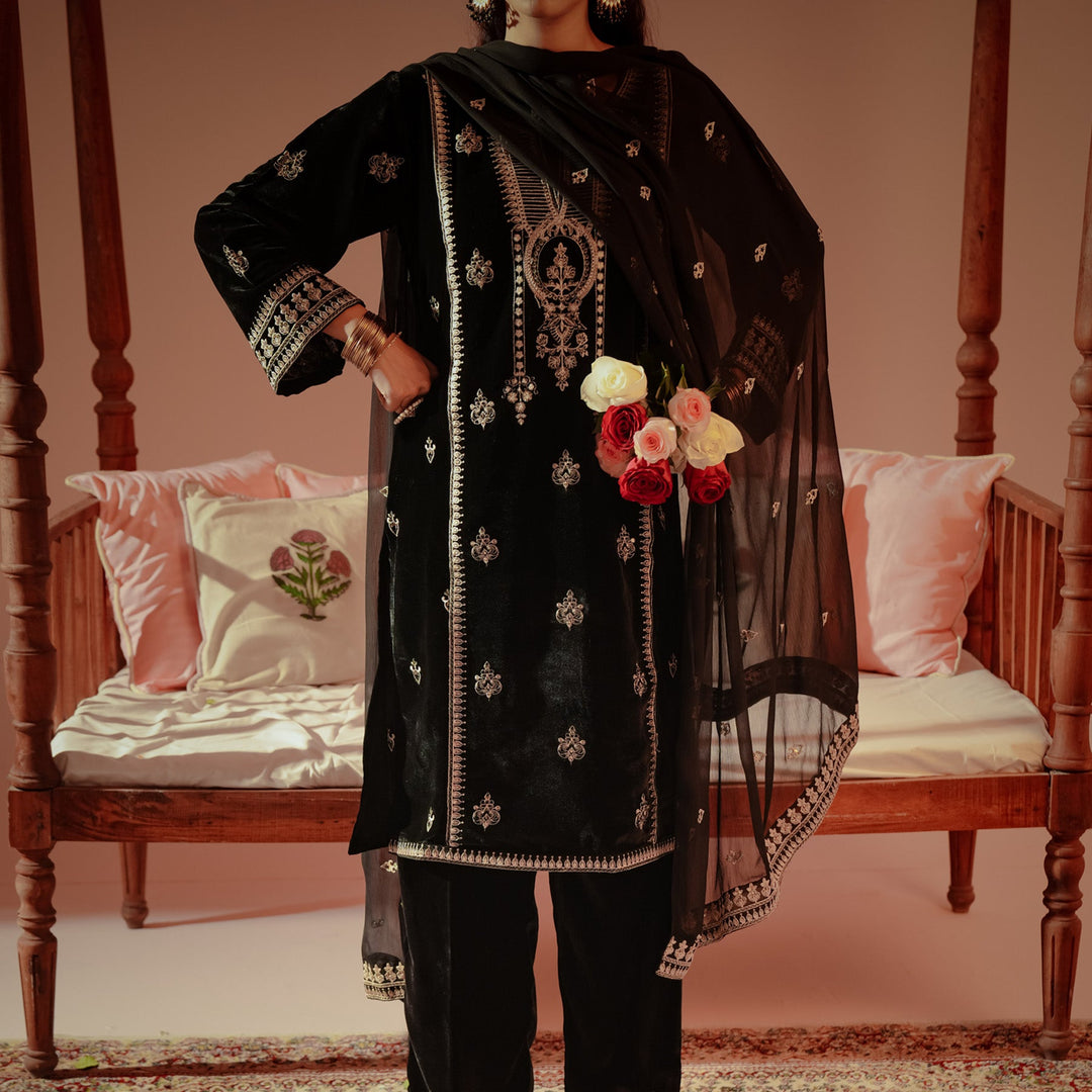 3PC- Embroidered Velvet Suit  PW4263