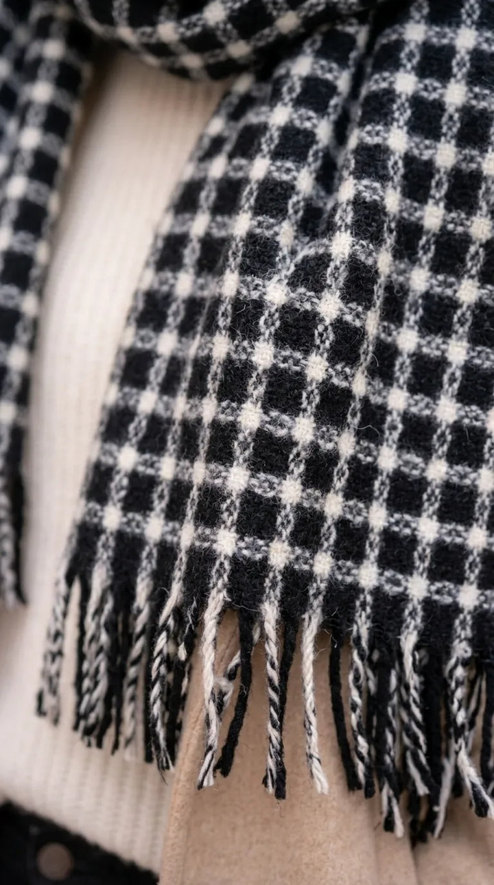 Black Winter Acrylic Stole PW674701