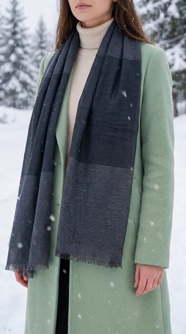 Black Winter Acrylic Stole PW675301
