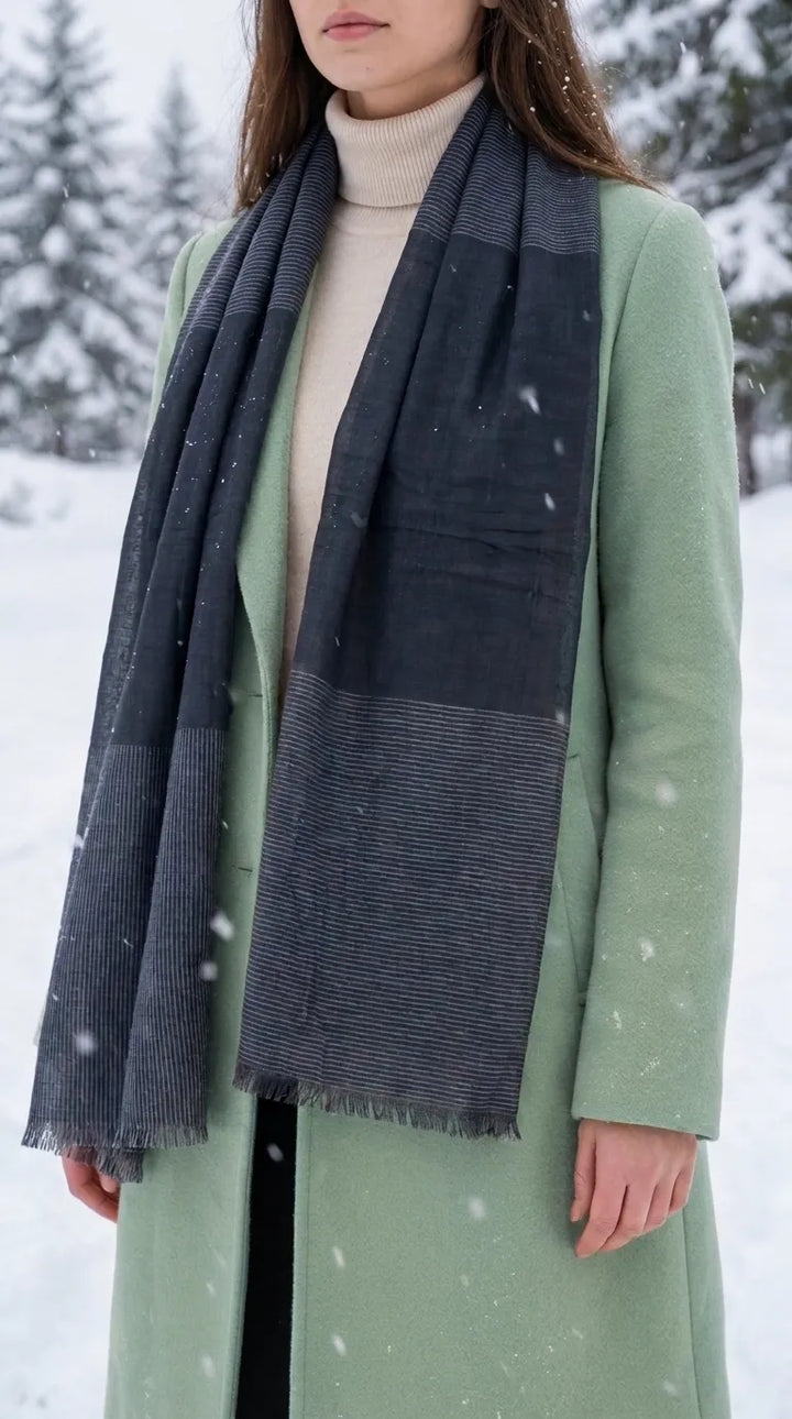 Black Winter Acrylic Stole PW675301