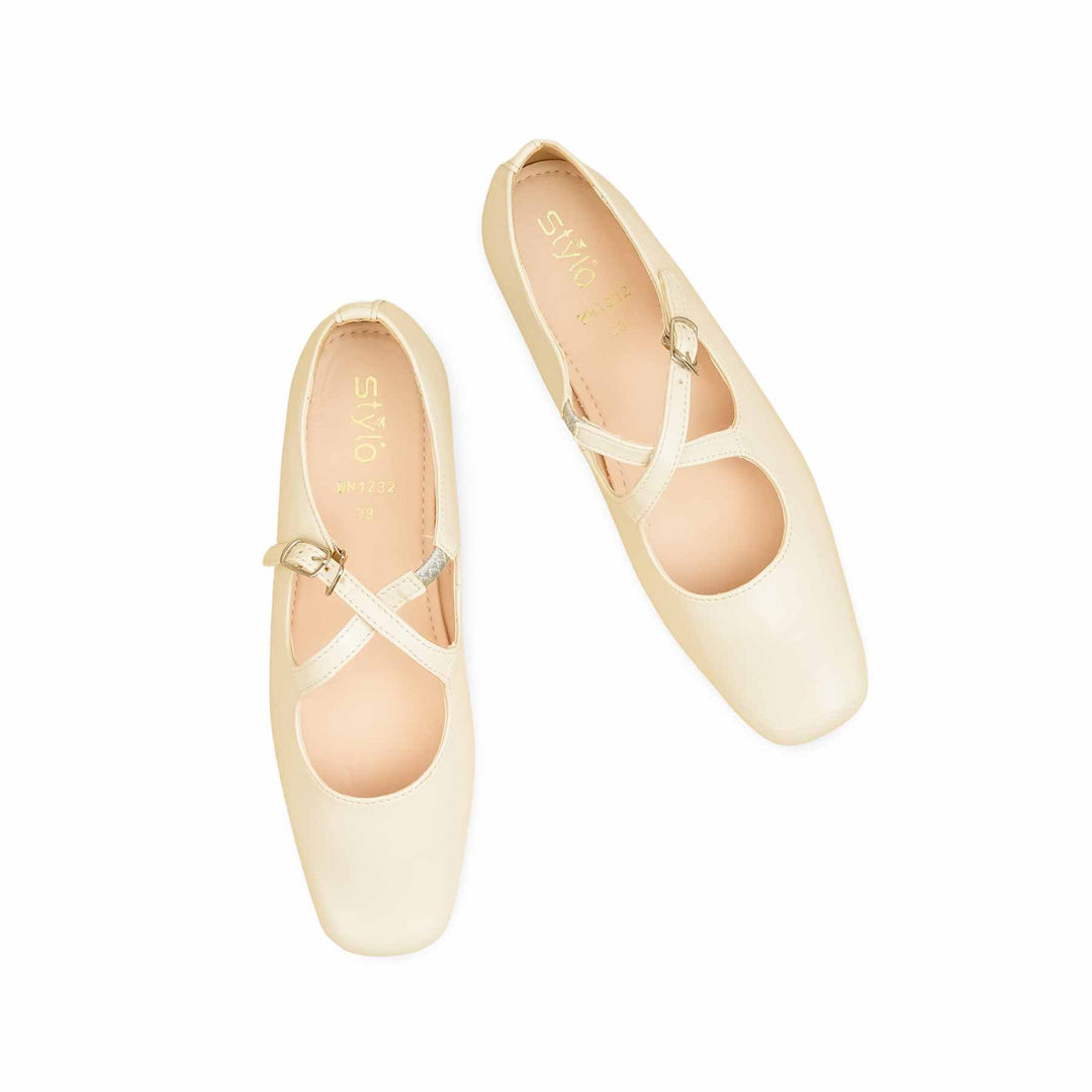 Cream Pumps For Ladies WN1232