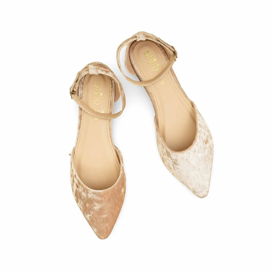 Cream Pumps For Ladies WN1234