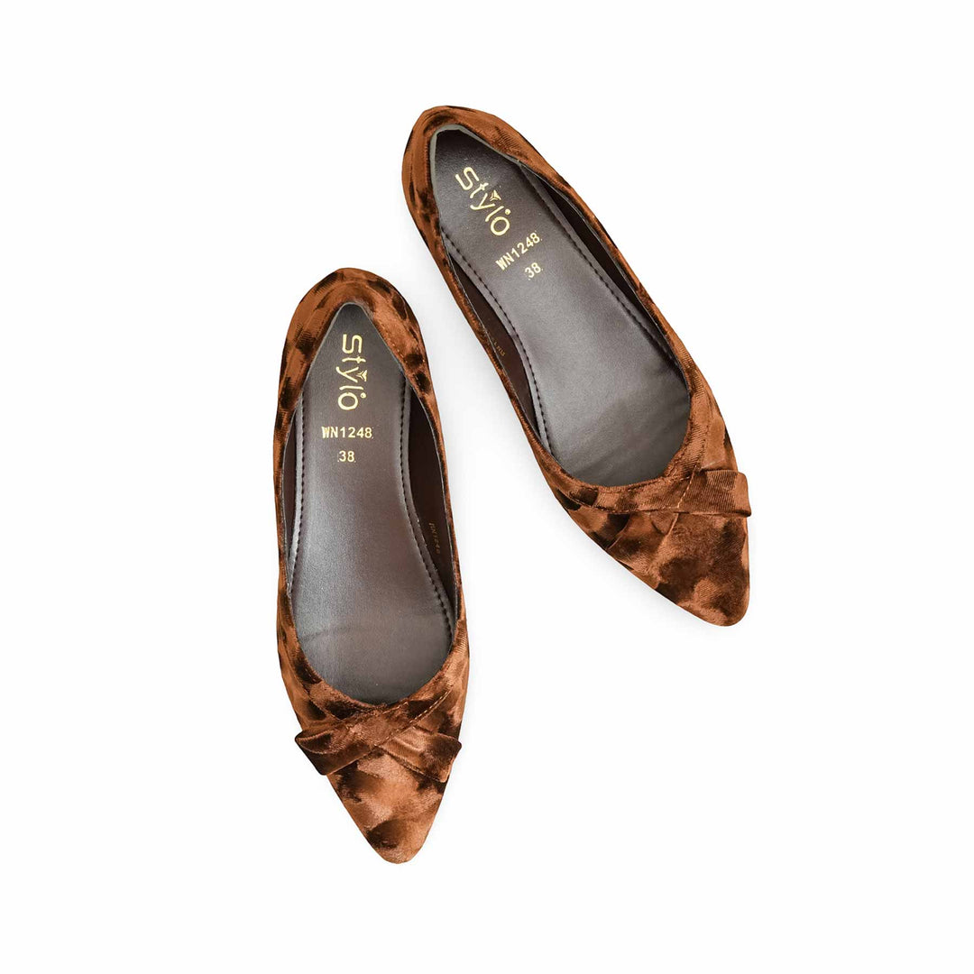 Brown Women Pumps WN1248