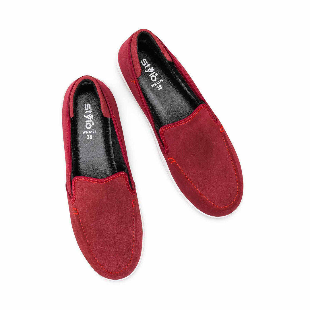 Maroon Sneaker For Ladies WN6171