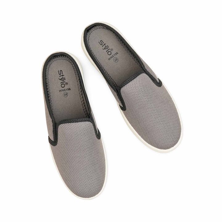 Grey Sneaker For Women WN6196