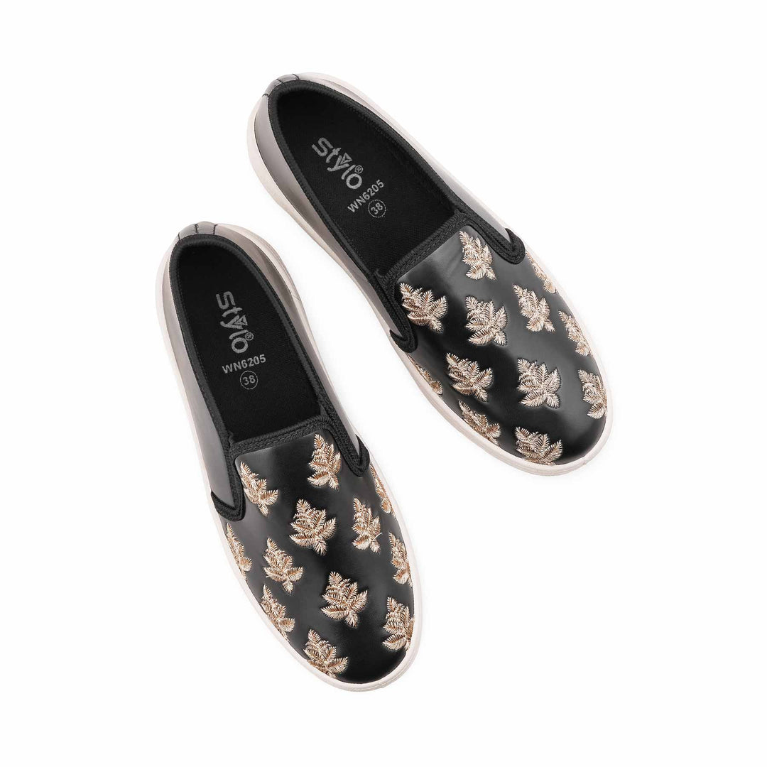 Black Sneaker For Ladies WN6205