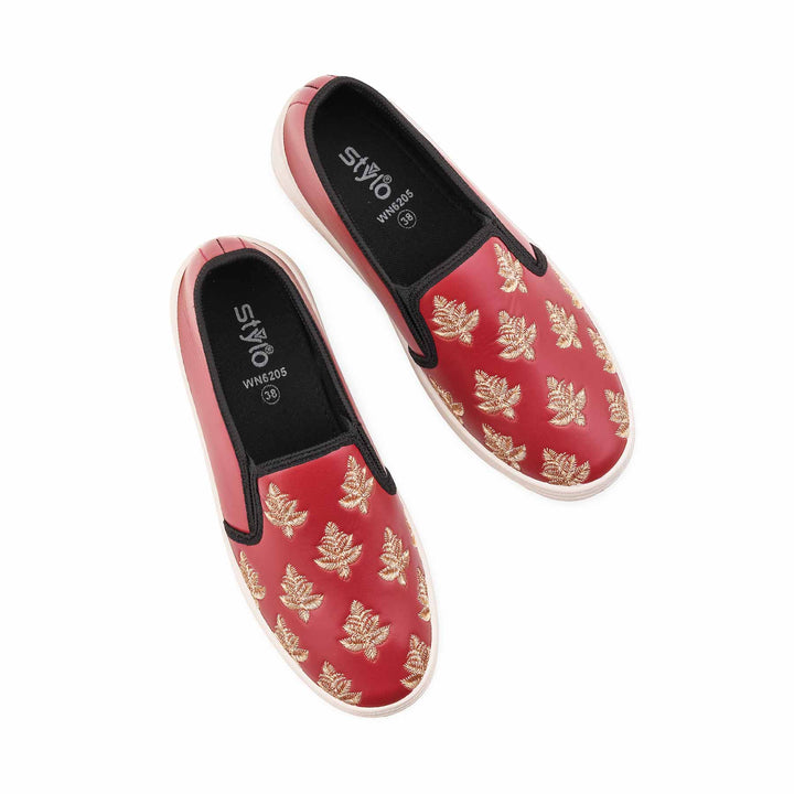 Maroon Sneaker For Ladies WN6205