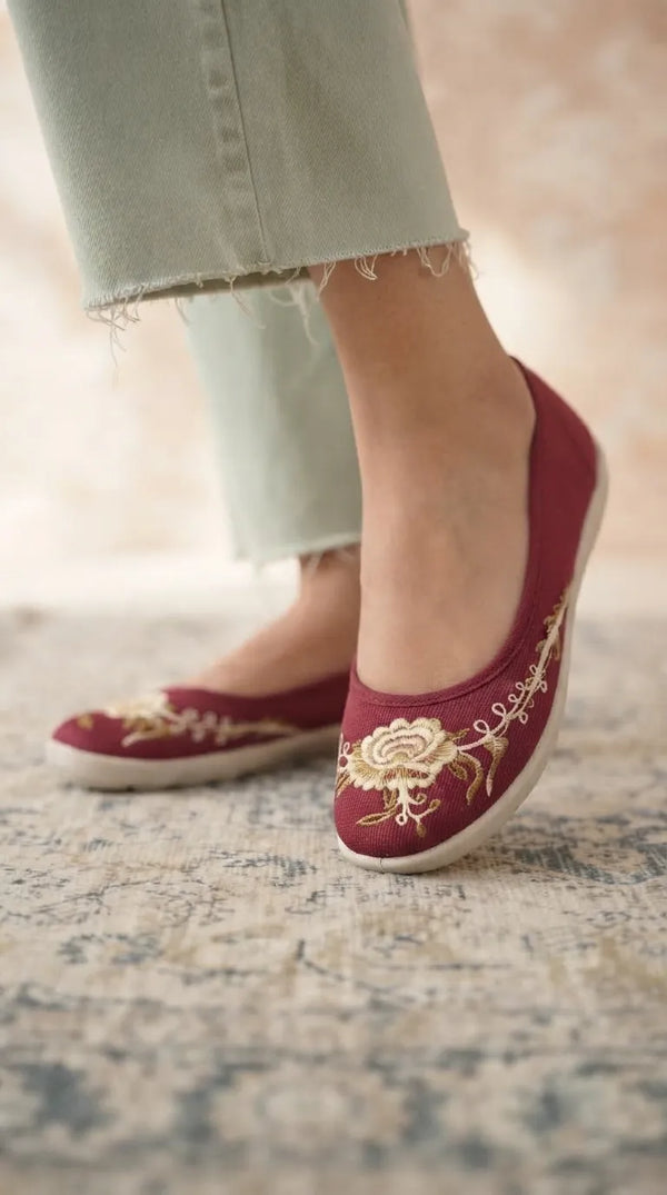 Maroon Casual Sneaker For Women WN6206