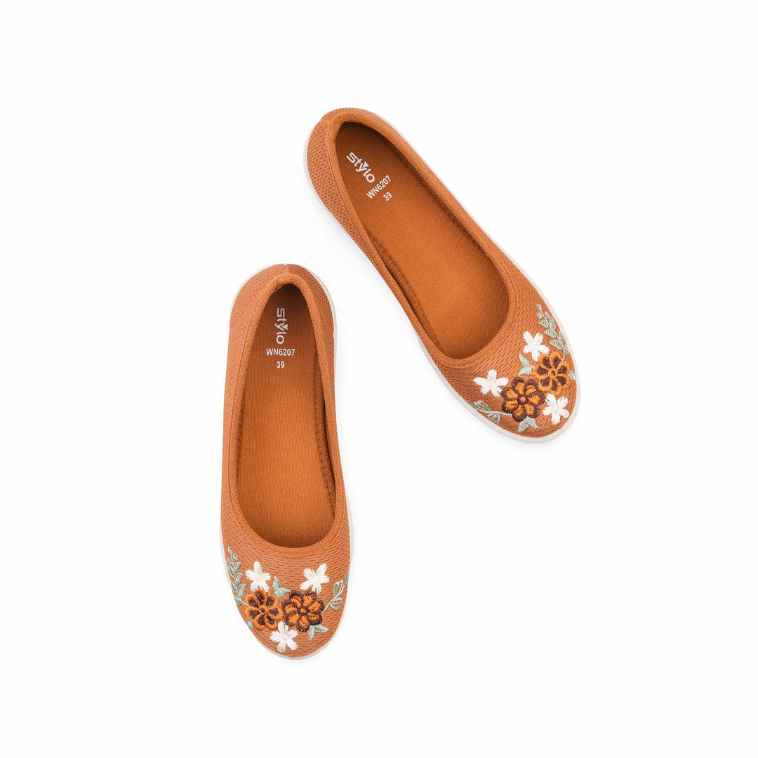 Tan Sneaker For Women WN6207