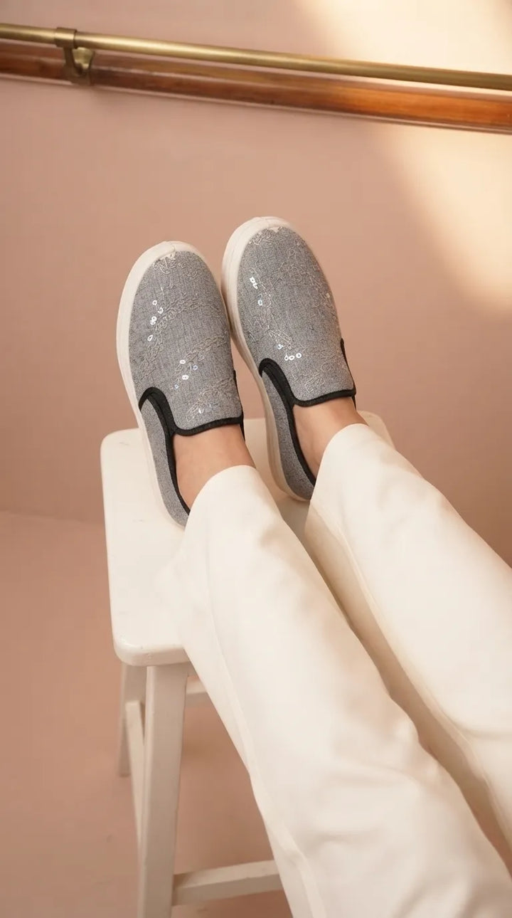 Grey Sneaker For Women WN6224