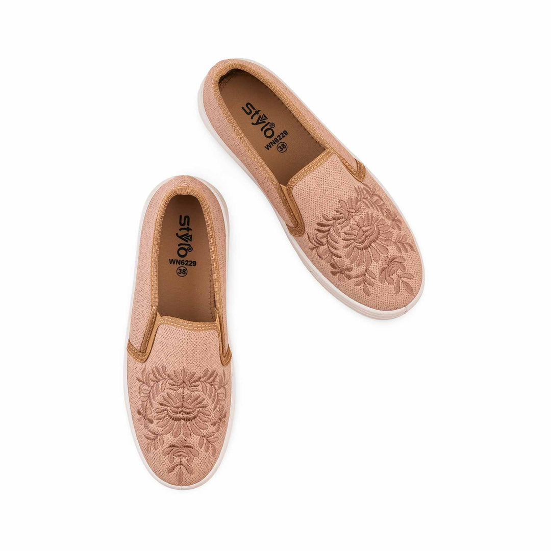Brown Casual Sneaker For Women WN6229