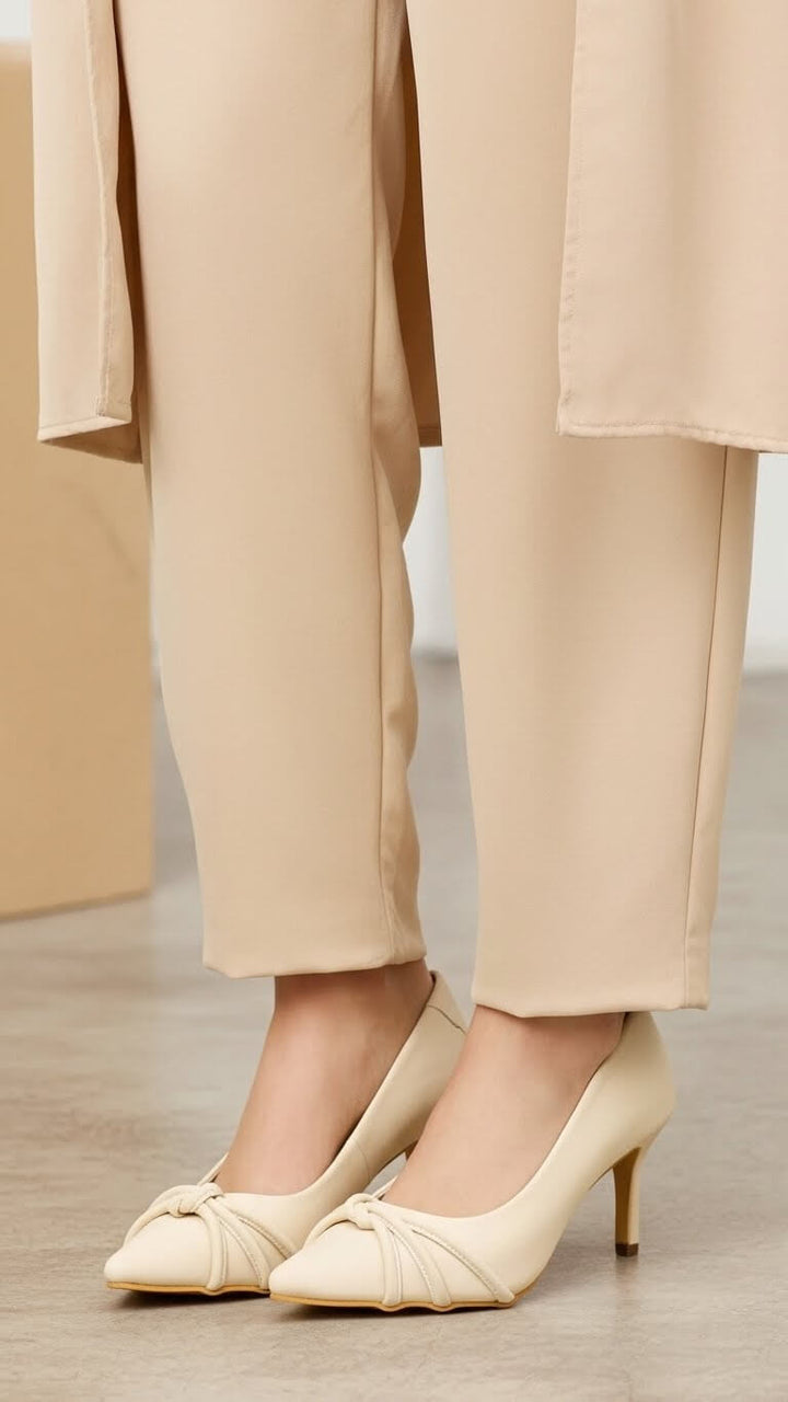 Beige Court Shoes WN7485