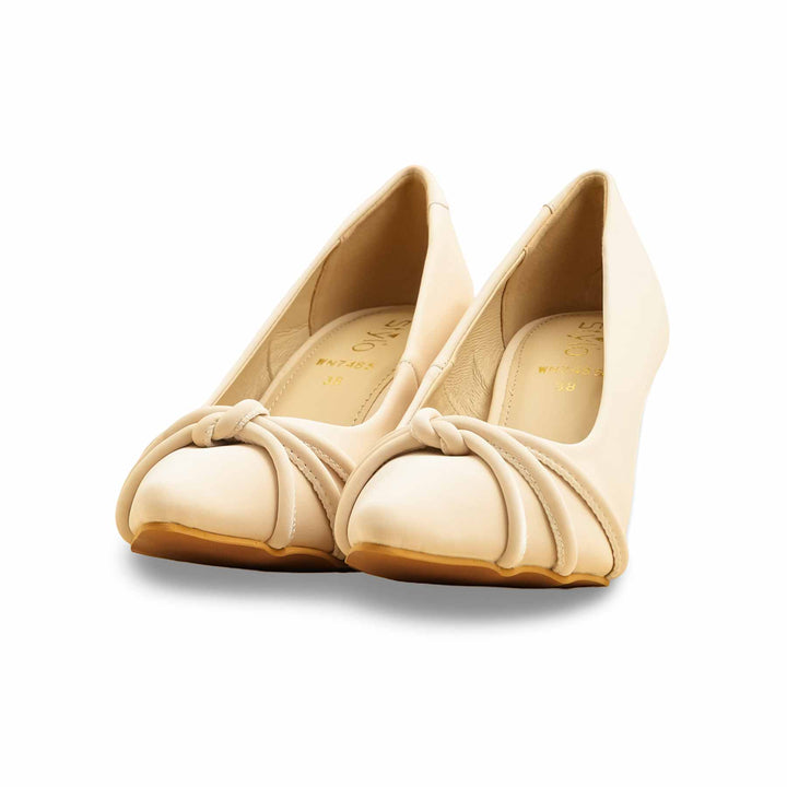 Beige Court Shoes WN7485