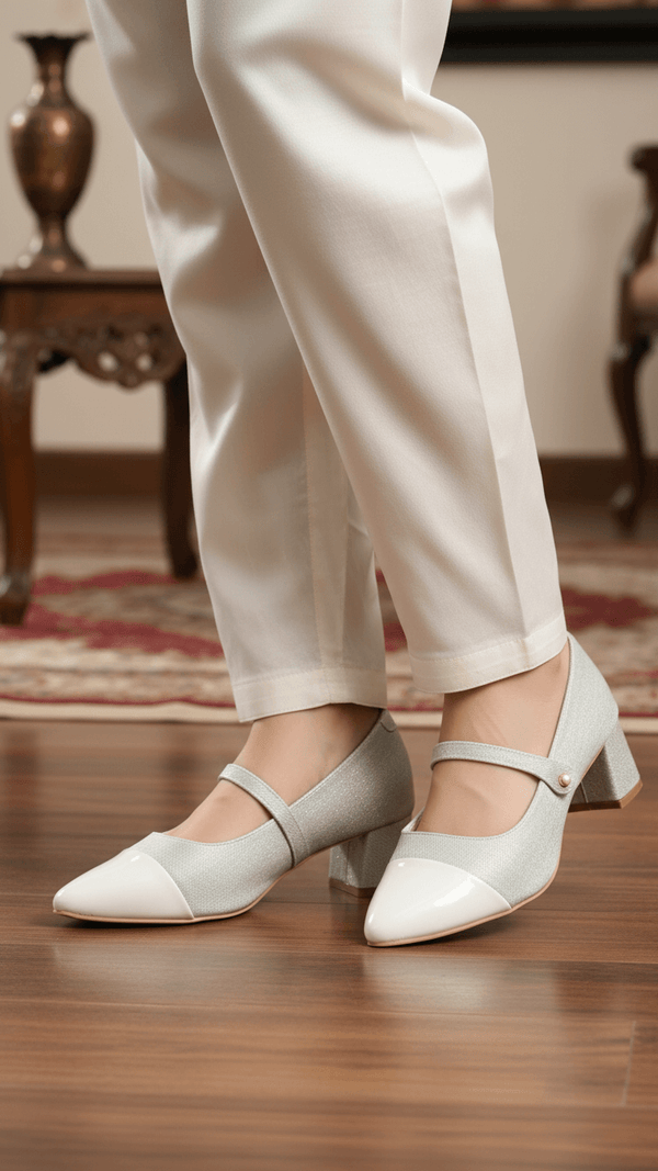 Fawn Court Shoes For Women WN7550