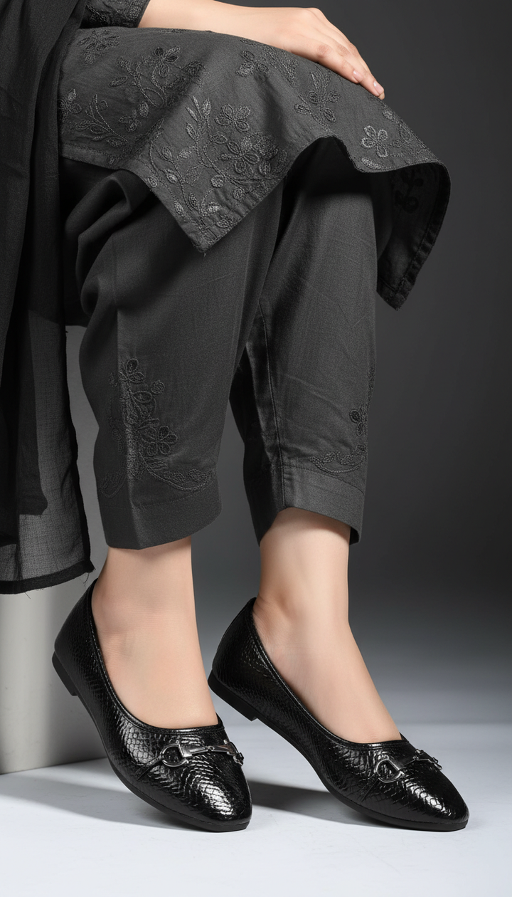 Black Casual Pumps For Women WN1386