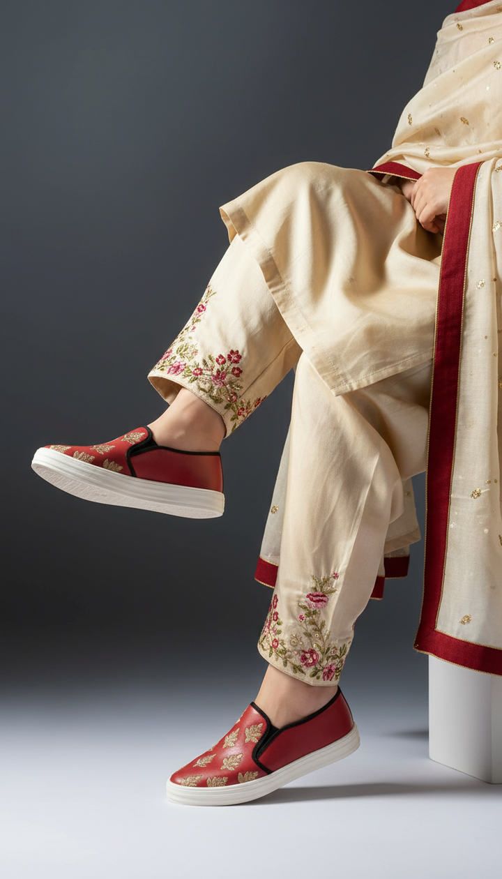 Maroon Sneaker For Ladies WN6205