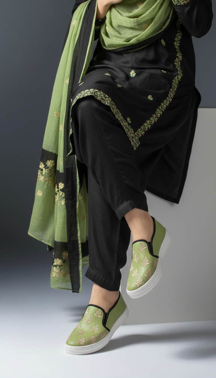 Mehndi Sneaker For Ladies WN6205