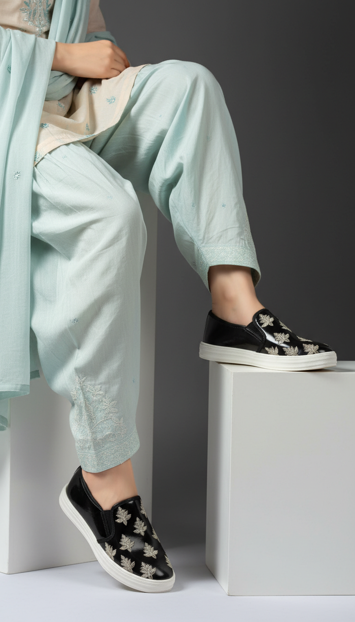 Black Sneaker For Ladies WN6205