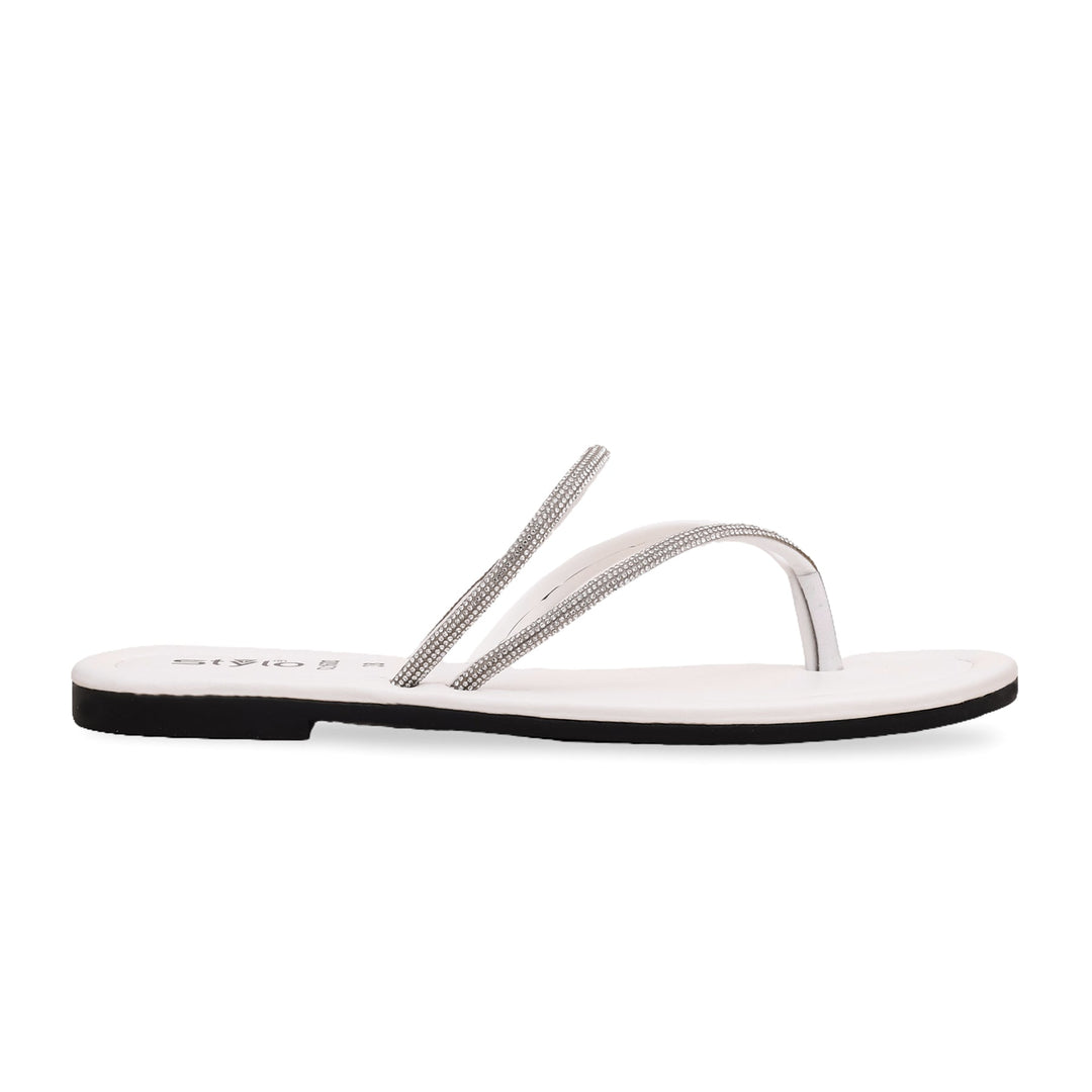 White Casual Chappal CL1600