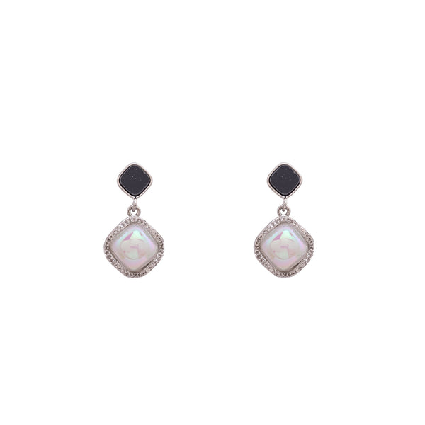 Earrings- J0598516